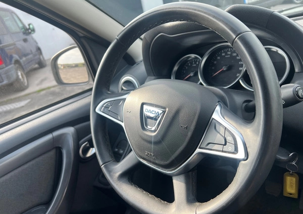 Dacia Duster cena 45900 przebieg: 169000, rok produkcji 2017 z Lubartów małe 172